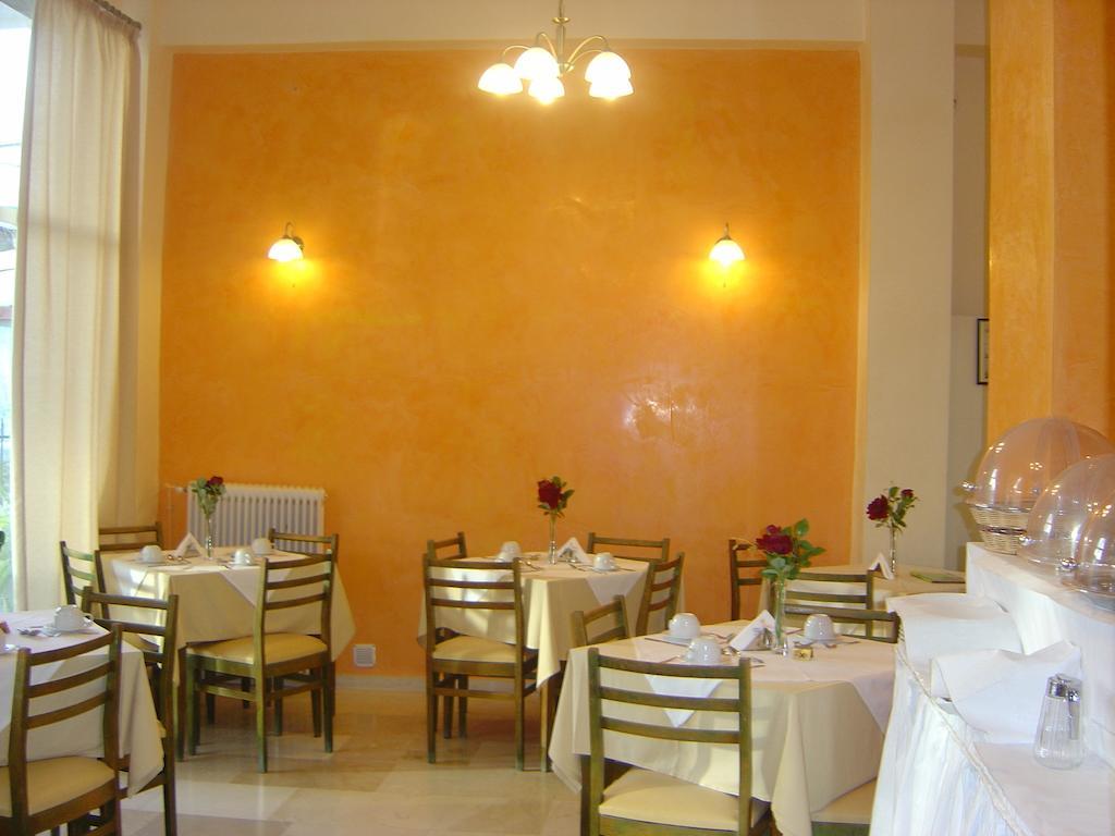 Hotel Dalia Corfu  Екстериор снимка